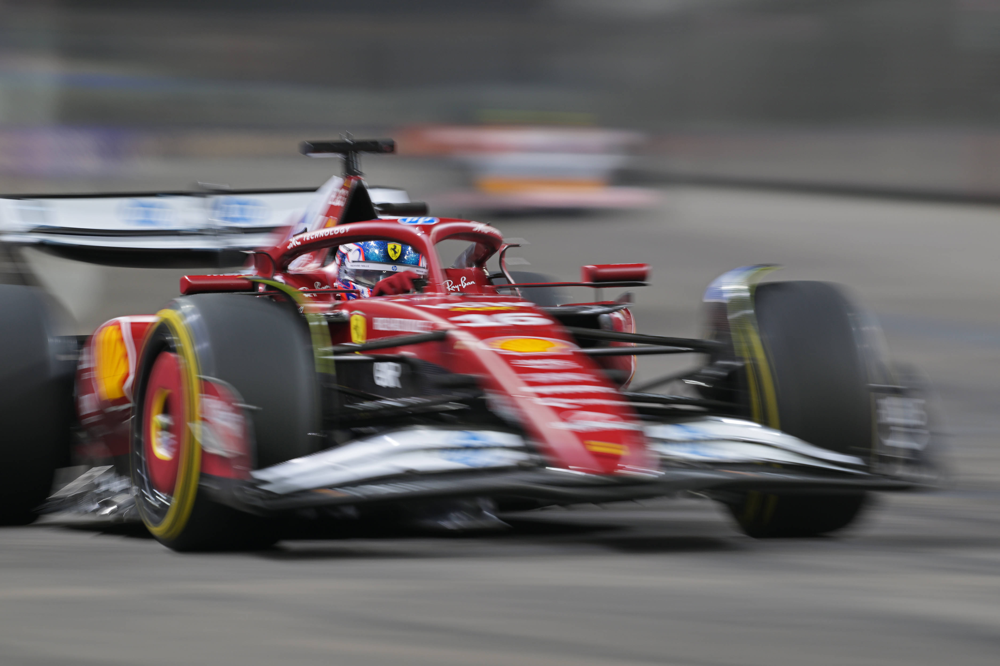 爱游戏官方-雷诺车队完胜法拉利，皮亚斯特里惊艳四座