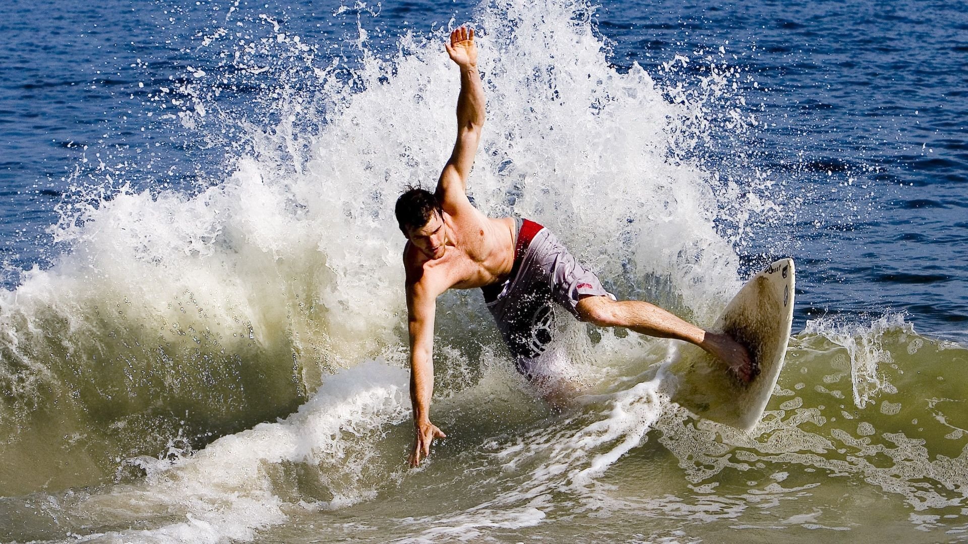 克莱压制级发挥，当沉默的狙击手扣动扳机