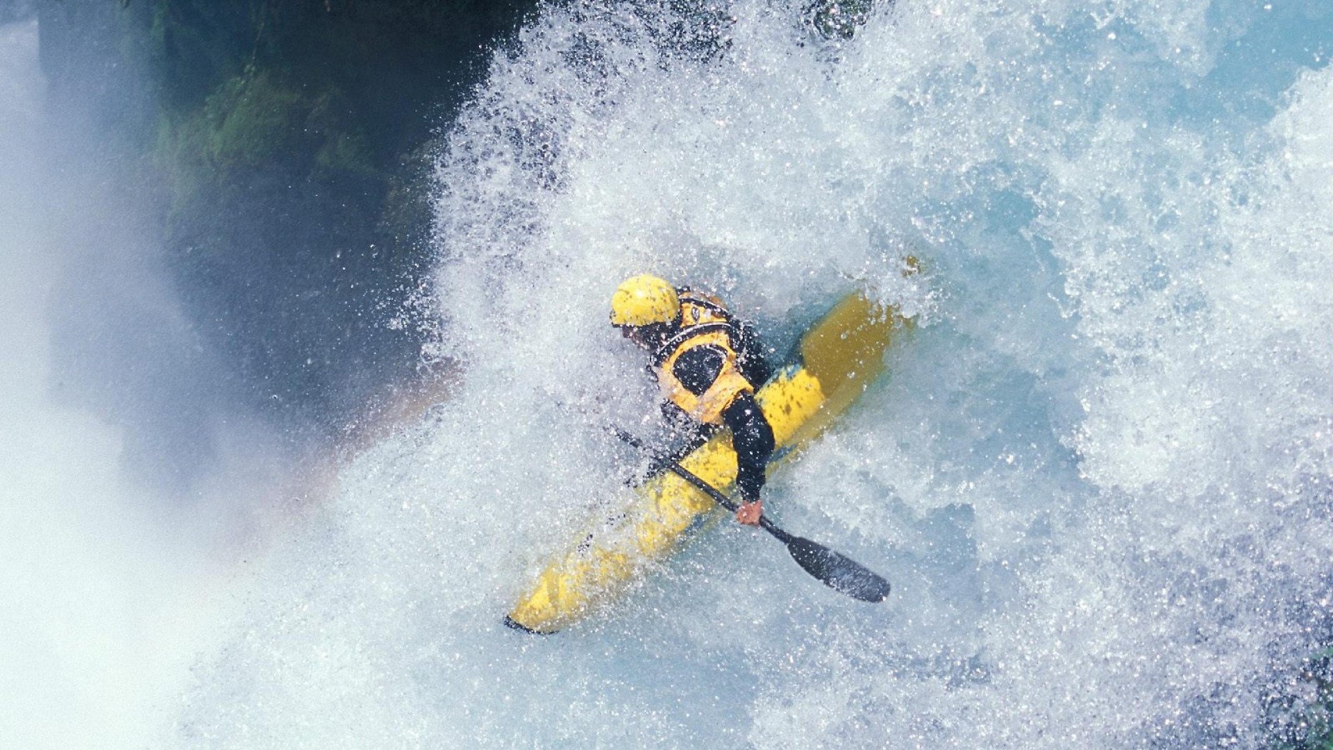 当魔术撕碎雄鹿，布克在NBA季后赛的暗夜中接管比赛